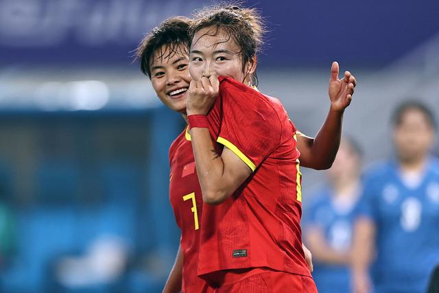 关于中国女足备战奥运,士气高涨迎接挑战的信息 关于中国女足备战奥运,士气高涨迎接挑战的信息