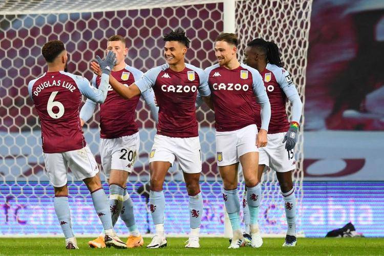 精英球队交锋，实力对比激烈角逐