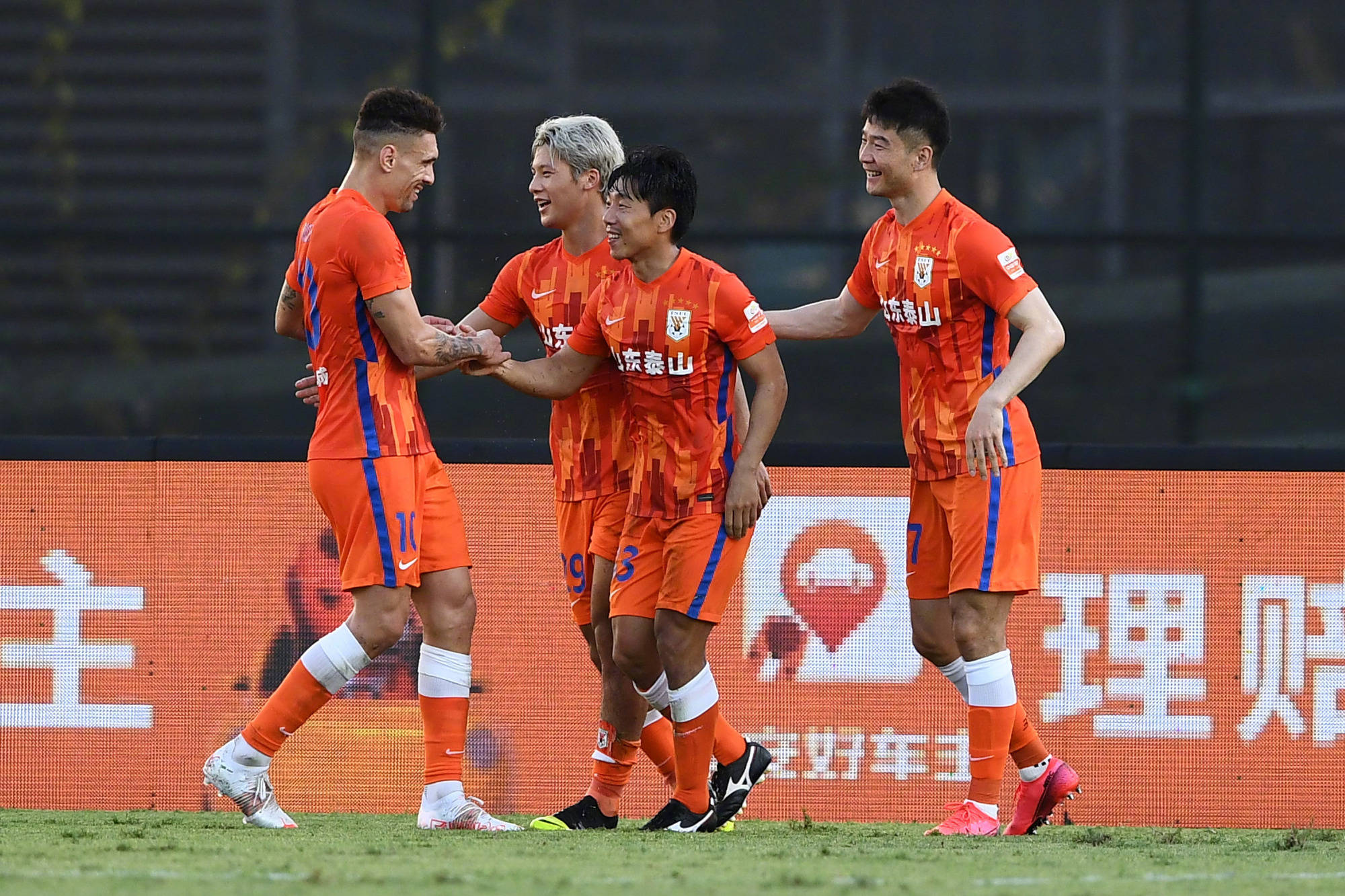 鲁能恒大同组,亚冠搏杀之际 鲁能恒大同组,亚冠搏杀之际