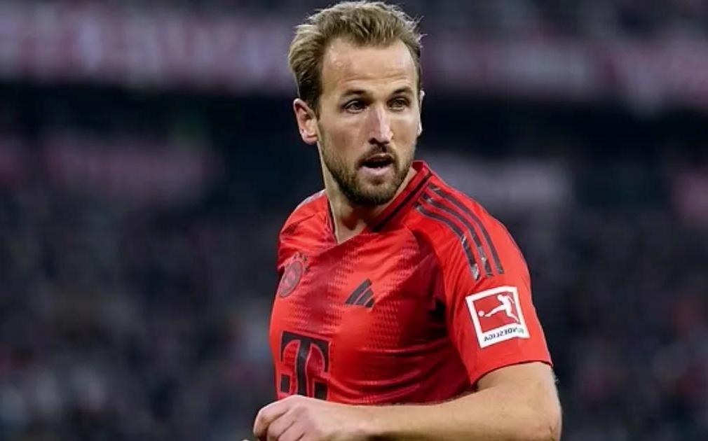 拜仁慕尼黑前锋伤愈复出,为球队加油的简单介绍 拜仁慕尼黑前锋伤愈复出,为球队加油的简单介绍