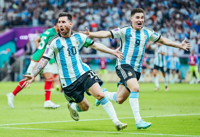 直击现场！联赛中阿根廷队如何完成逆转获胜？